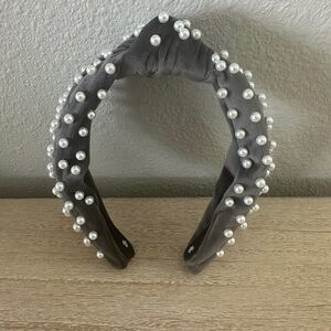 NEW LELE SADOUGHI Ivory Graphite Velvet Pearl Headband